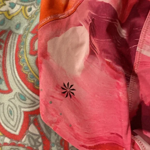 Athleta run with it shorts in pink floral. NWT. Large - Picture 6 of 7